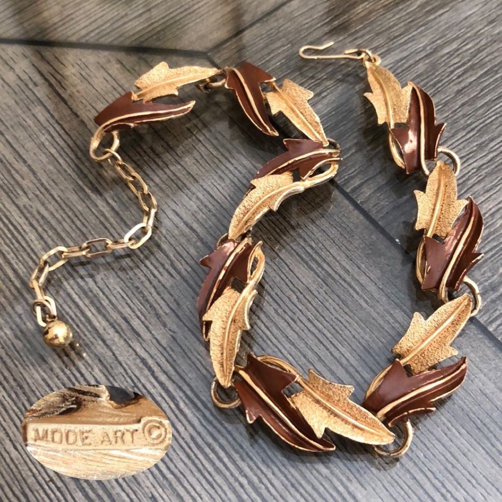 Vintage Mode-Art Brown Enamel & Goldtone Leaf Choker Necklace